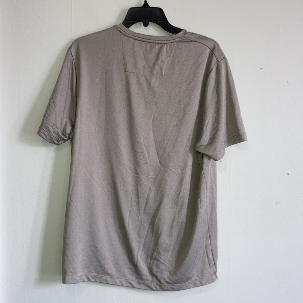 A[X]IST Tee-Shirt Size Large - Picture 2 of 4